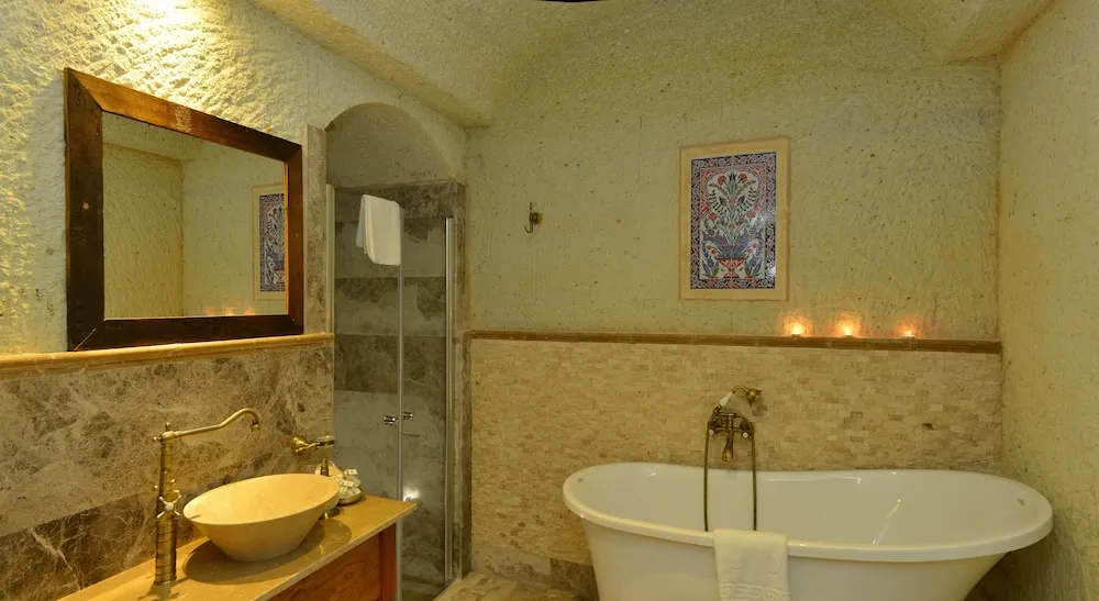 Cave Suite with View