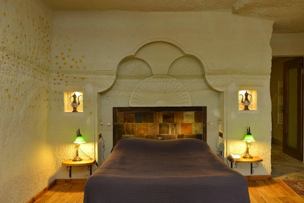 Cave Suite with View