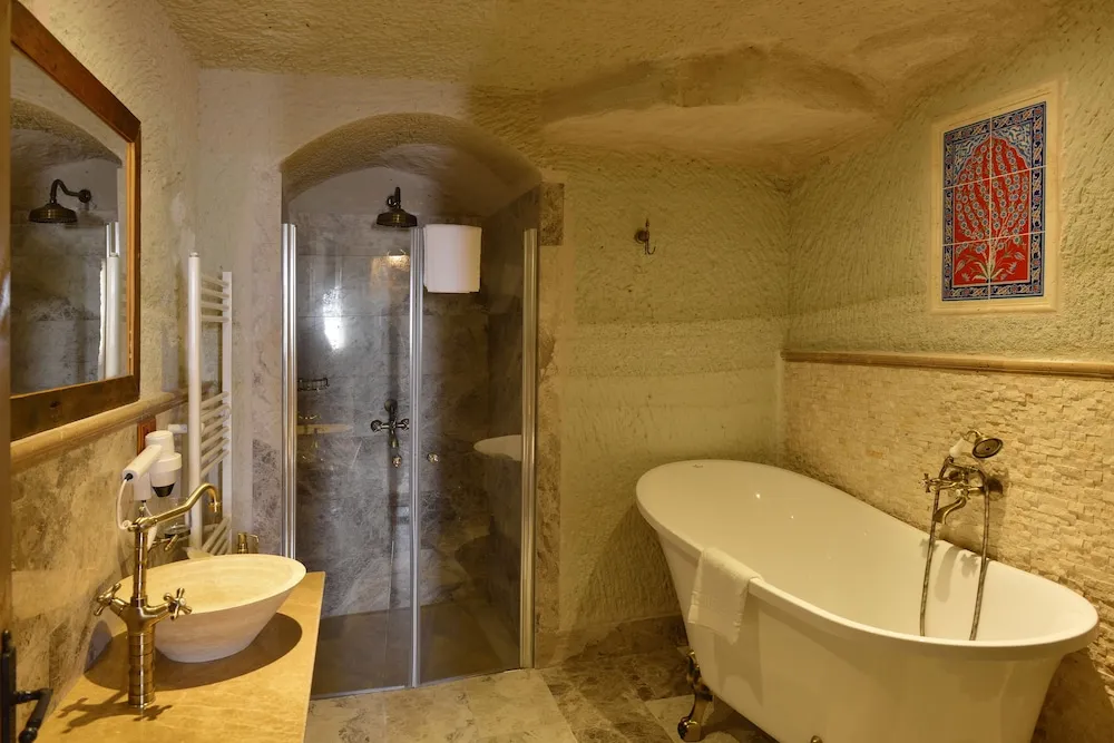 Cave Suite with View