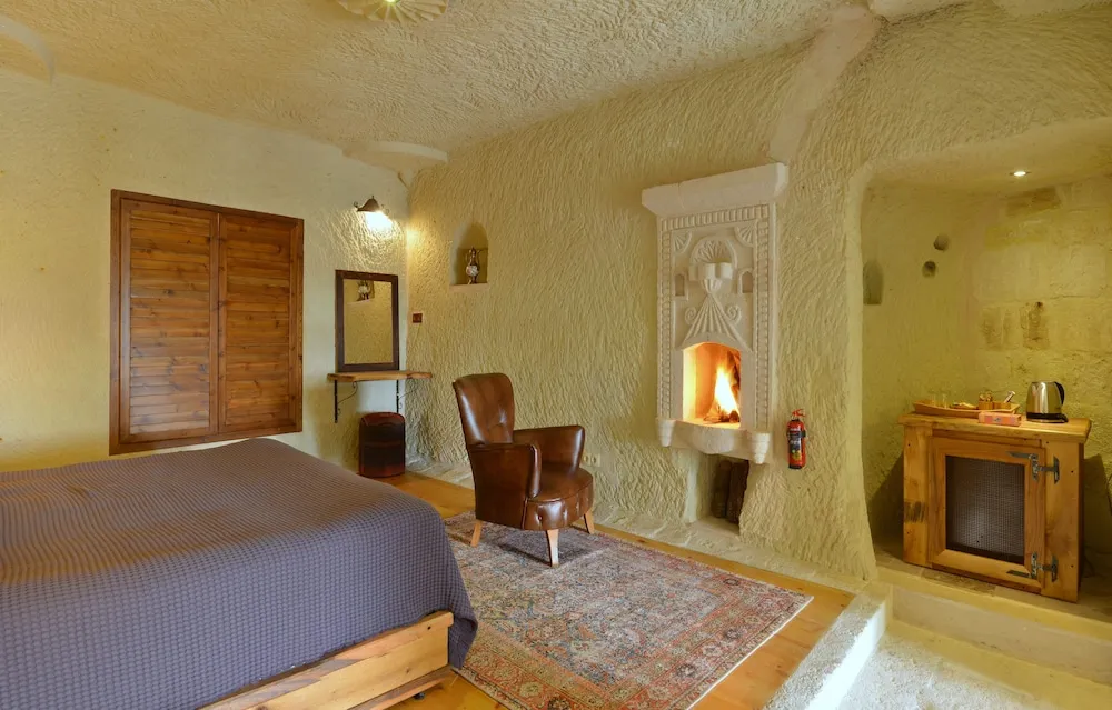 Cave Suite with View