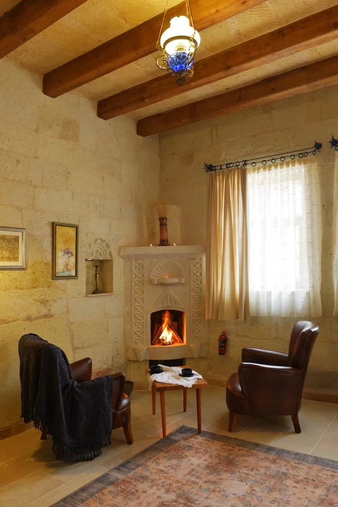 Cave Suite with View