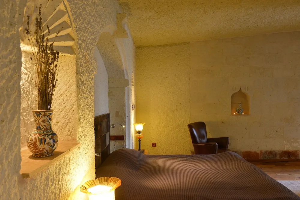 Cave Suite with View