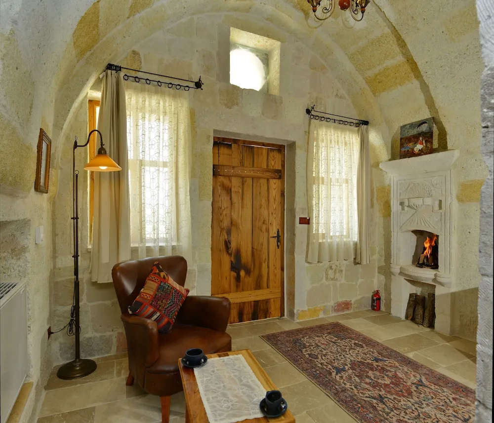 Cave Suite with View
