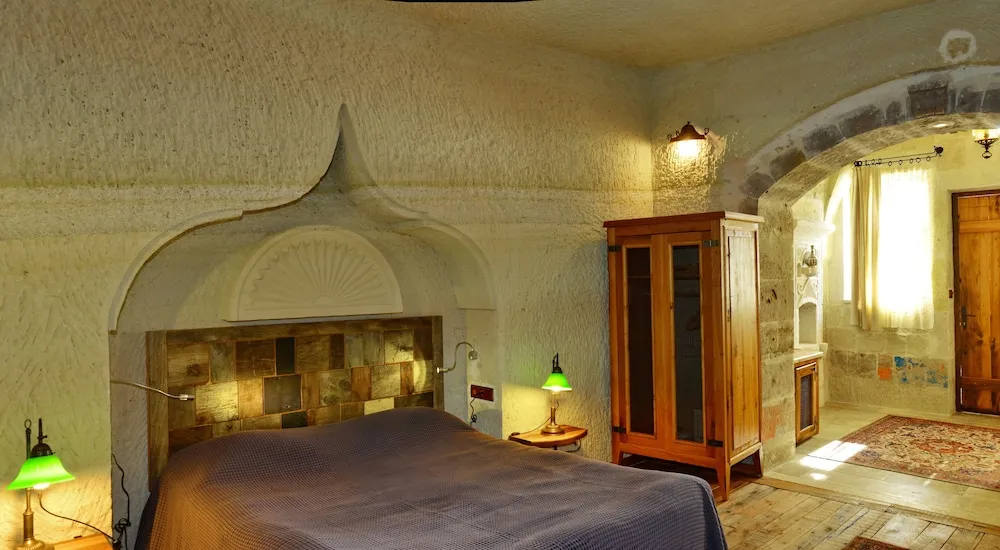 Cave Suite with View