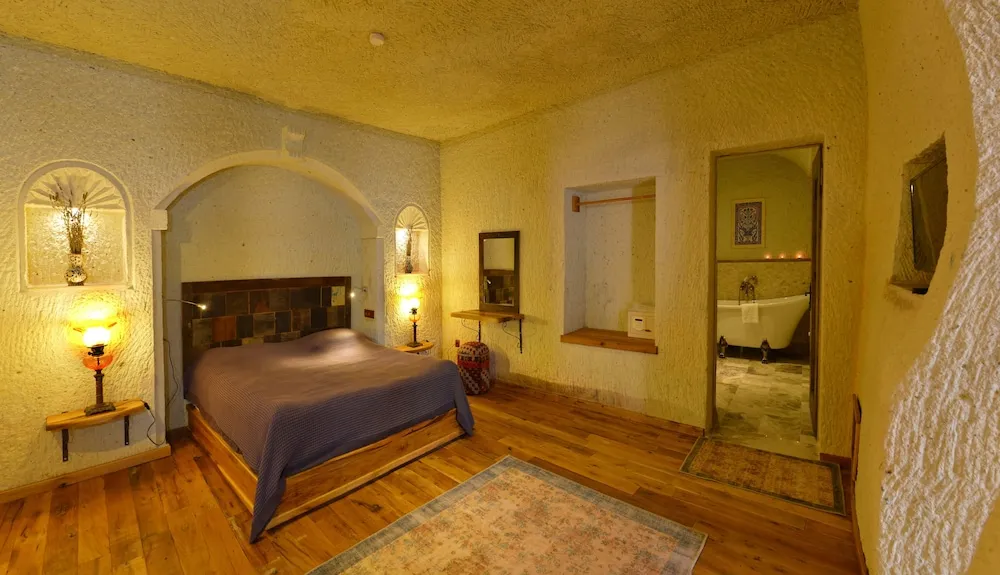 Cave Suite with View