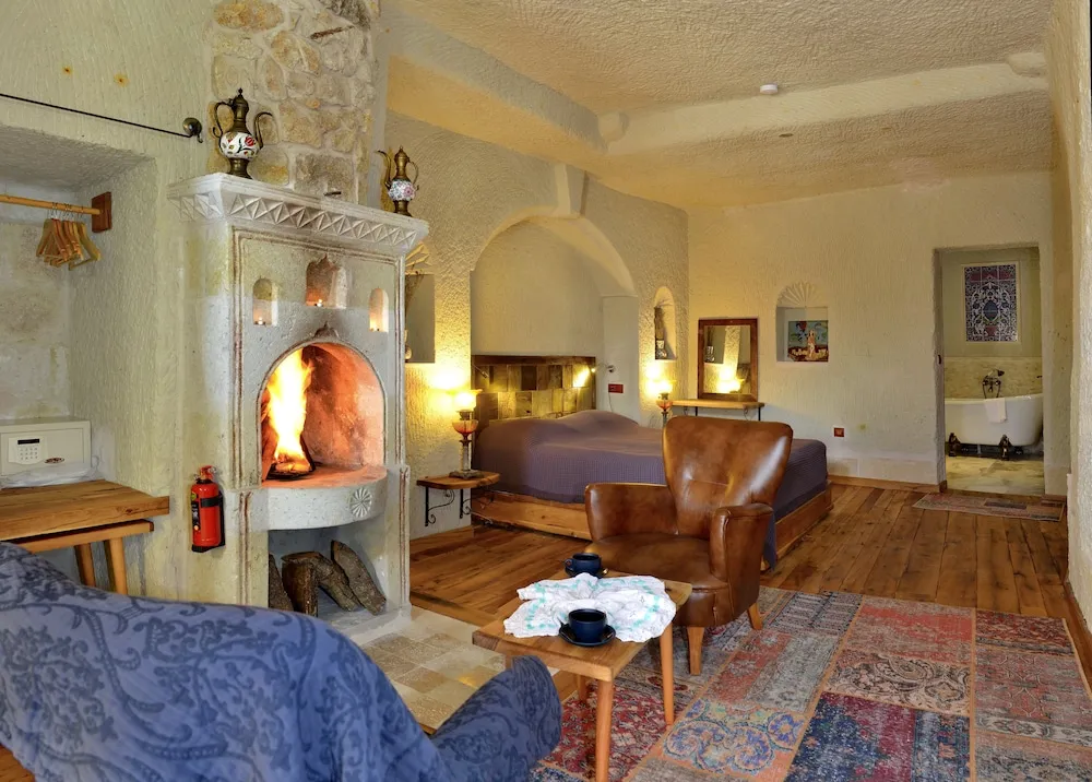 Cave Suite with View