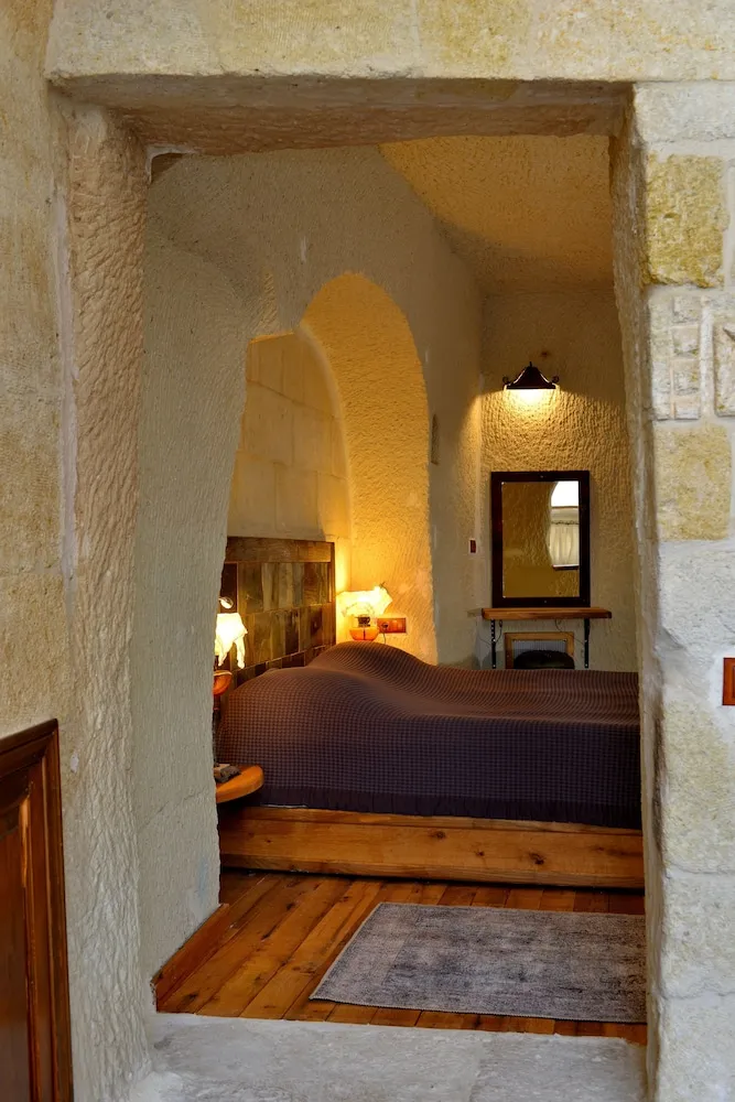 Cave Suite with View