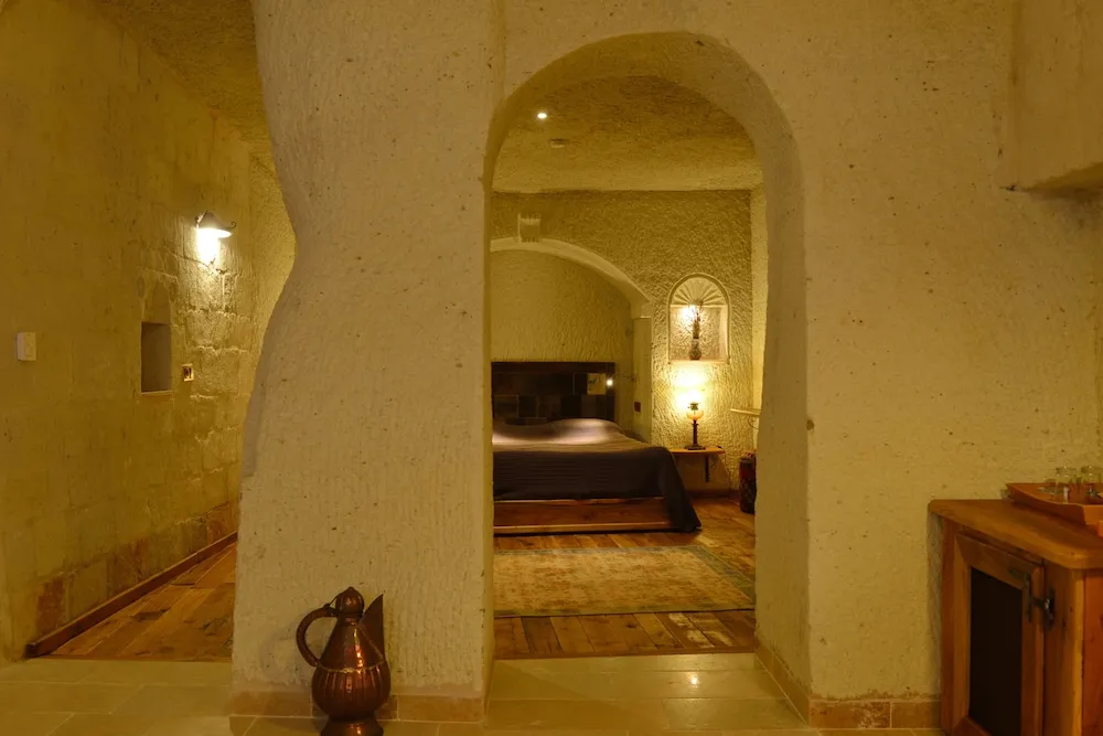 Cave Suite with View
