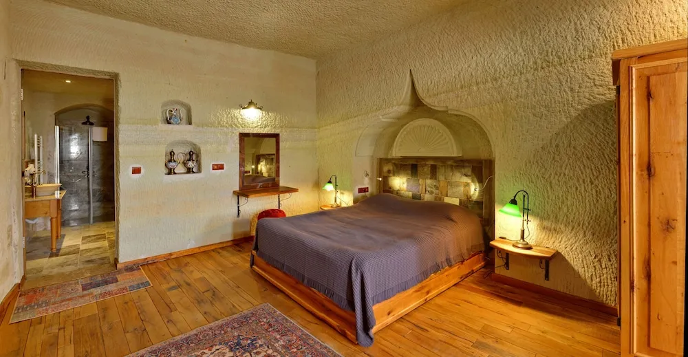 Cave Suite with View