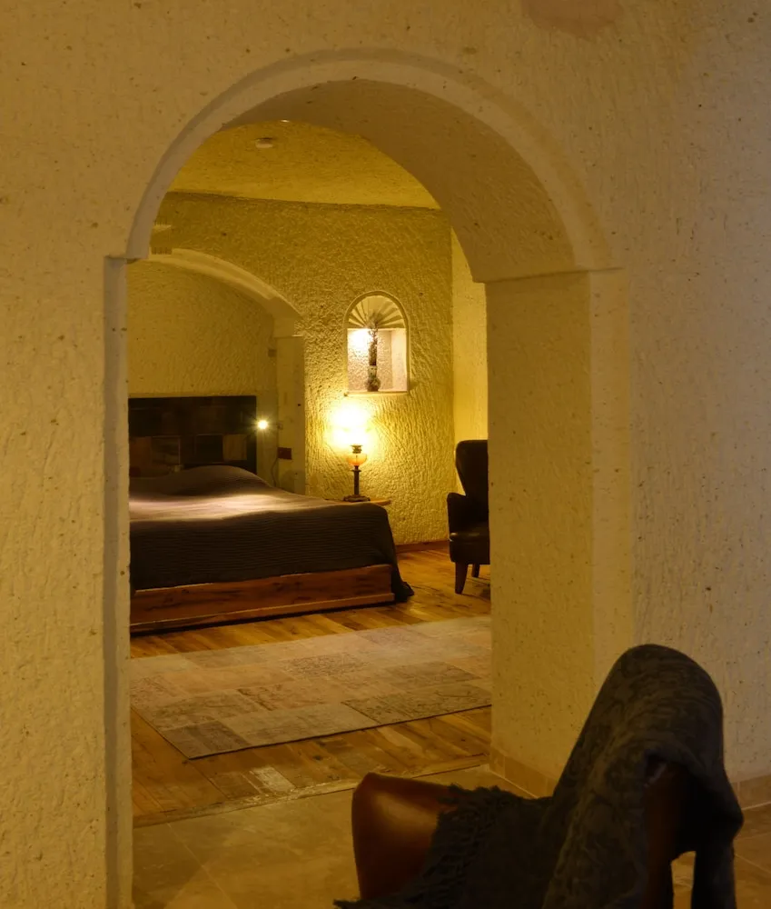 Cave Suite with View