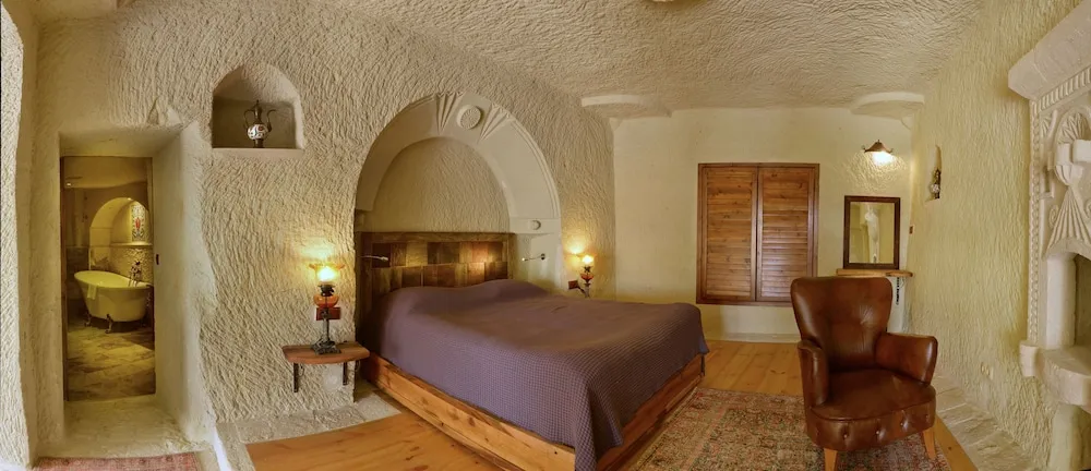 Cave Suite with View