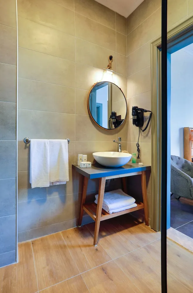 EXECUTIVE DELUXE SUITE