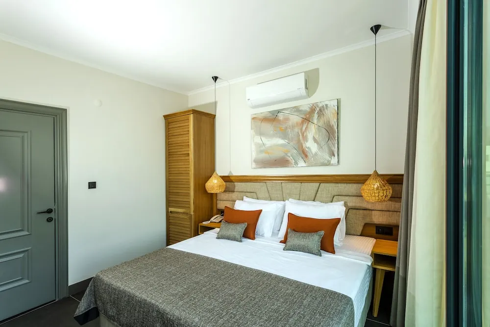 EXECUTIVE DELUXE SUITE