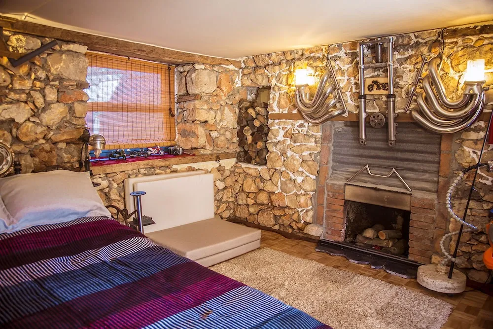 Design Tek Büyük Yataklı Oda, Banyolu/Duşlu (Bikers Room)