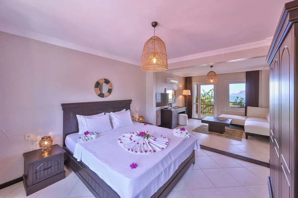 Deluxe Süit, 1 En Büyük (King) Boy Yatak, Balkon, Deniz Manzaralı