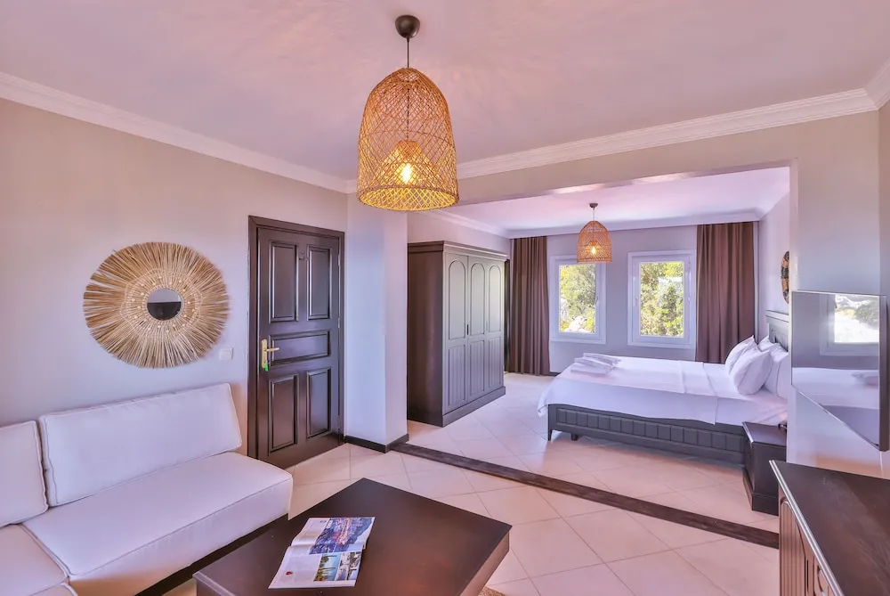 Deluxe Süit, 1 En Büyük (King) Boy Yatak, Balkon, Deniz Manzaralı