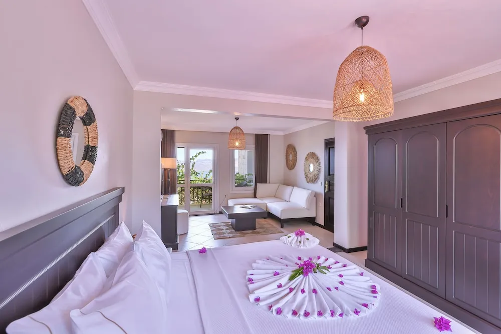 Deluxe Süit, 1 En Büyük (King) Boy Yatak, Balkon, Deniz Manzaralı