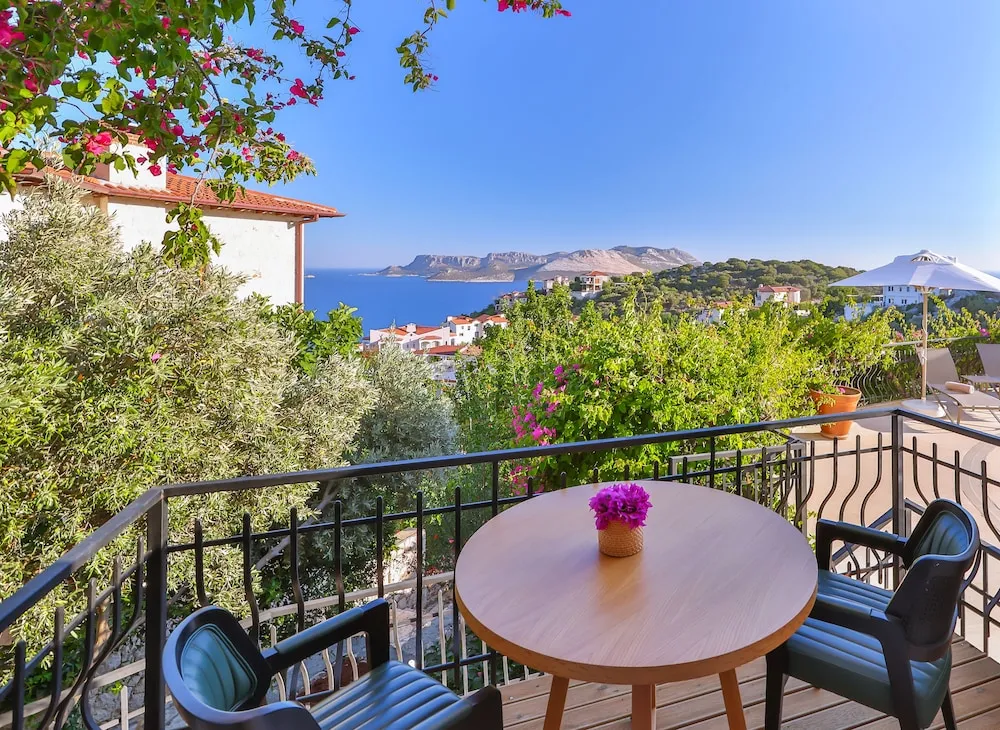 Deluxe Oda, 1 Büyük (Queen) Boy Yatak, Balkon, Deniz Manzaralı