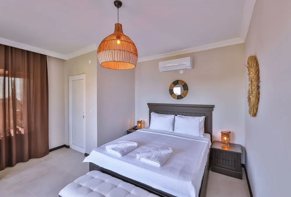 Deluxe Oda, 1 Büyük (Queen) Boy Yatak, Balkon, Deniz Manzaralı