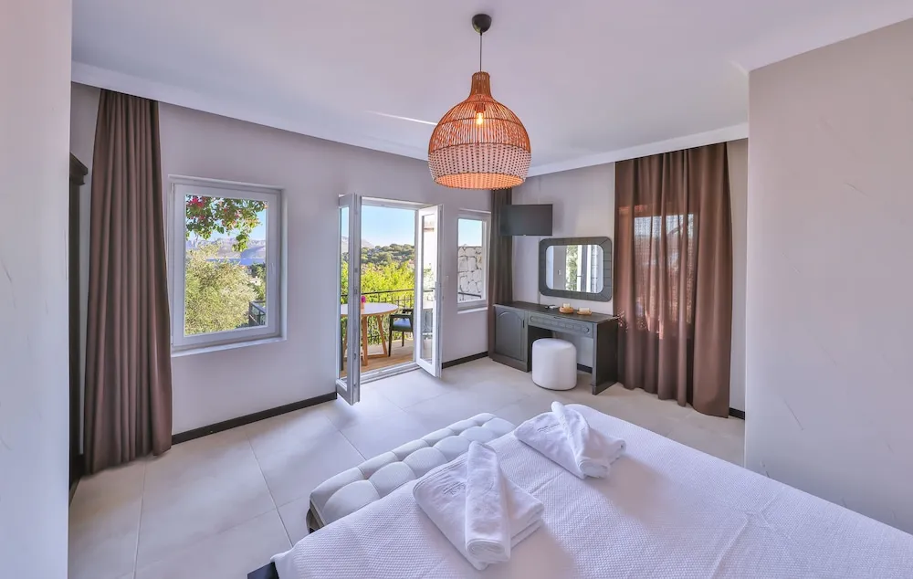 Deluxe Oda, 1 Büyük (Queen) Boy Yatak, Balkon, Deniz Manzaralı