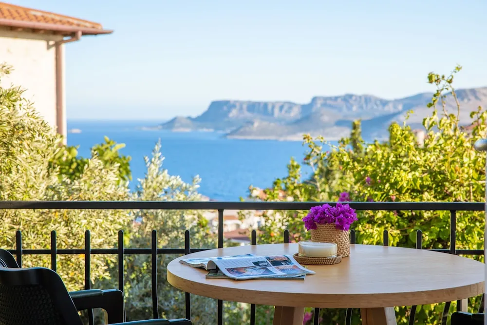 Deluxe Oda, 1 Büyük (Queen) Boy Yatak, Balkon, Deniz Manzaralı