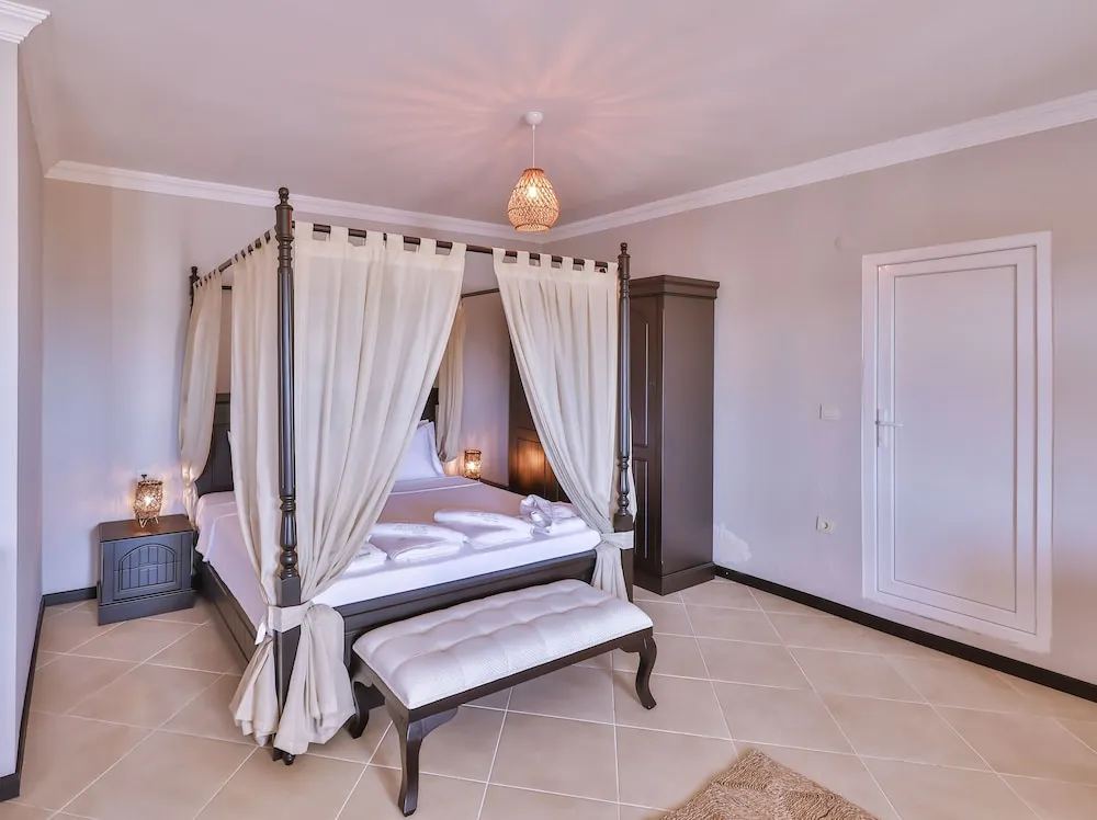 Junior Süit, 1 En Büyük (King) Boy Yatak, Havuz Manzaralı, Havuz Kenarı