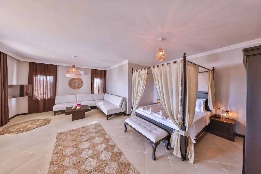 Junior Süit, 1 En Büyük (King) Boy Yatak, Havuz Manzaralı, Havuz Kenarı