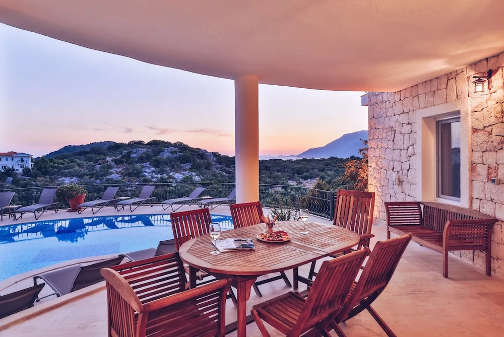 Junior Süit, 1 En Büyük (King) Boy Yatak, Havuz Manzaralı, Havuz Kenarı