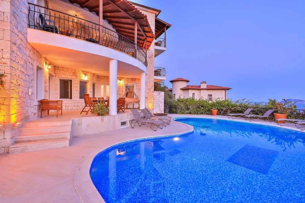 Junior Süit, 1 En Büyük (King) Boy Yatak, Havuz Manzaralı, Havuz Kenarı