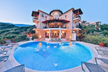 Hill House Yetişkinlere Özel