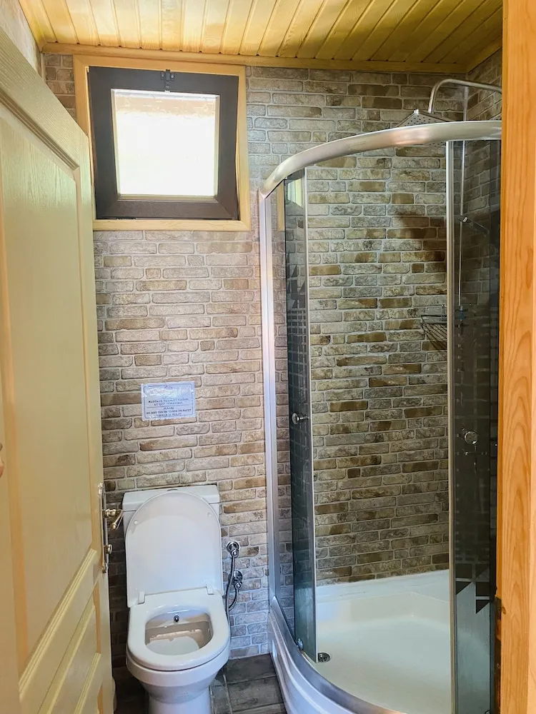 Standard Üç Kişilik Oda, 3 Tek Kişilik Yatak, Balkon, Havuz Manzaralı