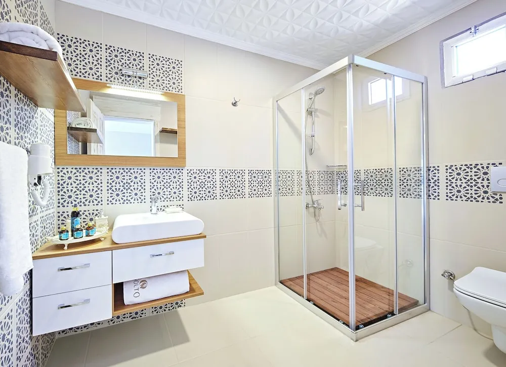 Deluxe Tek Büyük Yataklı Oda, 1 Büyük (Queen) Boy Yatak, Deniz Manzaralı