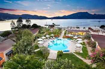 Fi Light Solto Boutique Beach