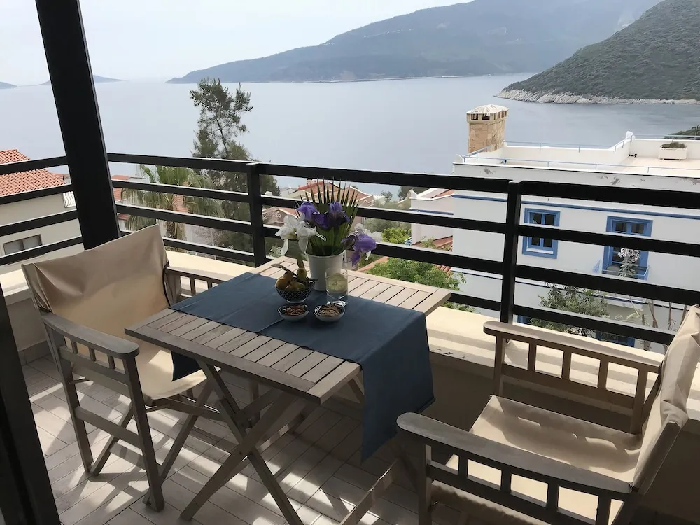 Romantic Oda, Teras, Deniz Manzaralı