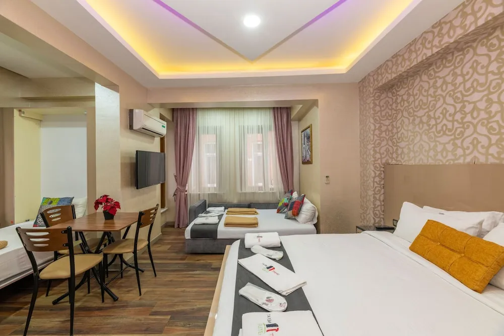 Deluxe Suite