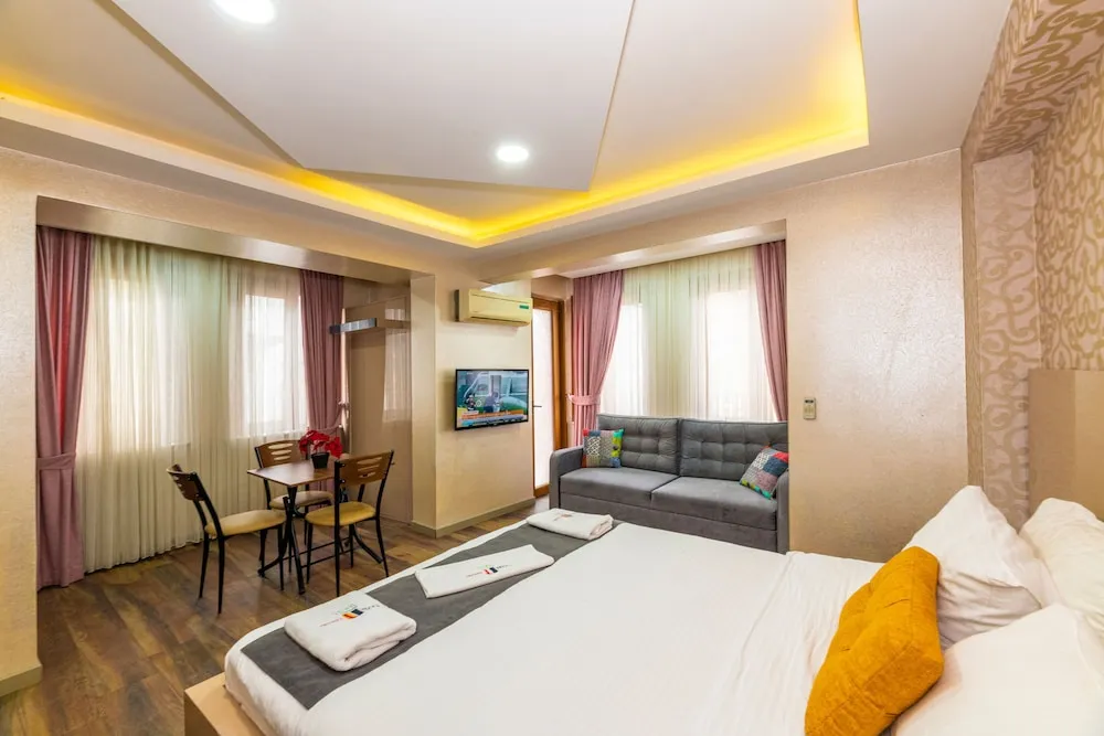 Deluxe Suite