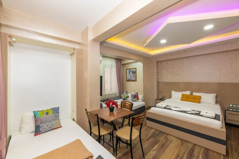 Deluxe Suite