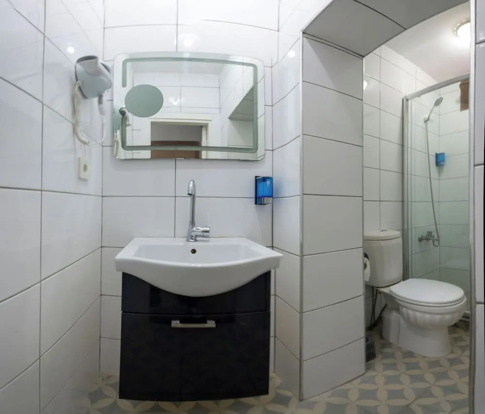 T) Two Bedroom Apartment with Balcony