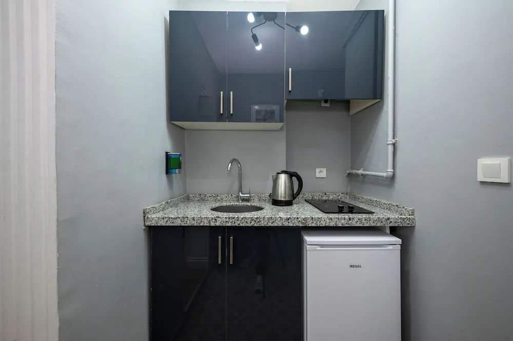 T) Two Bedroom Apartment with Balcony