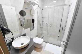 D'Lux Boutique Hotel