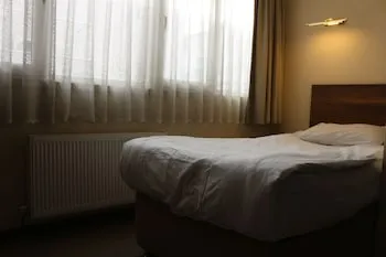 Center Room Hotel