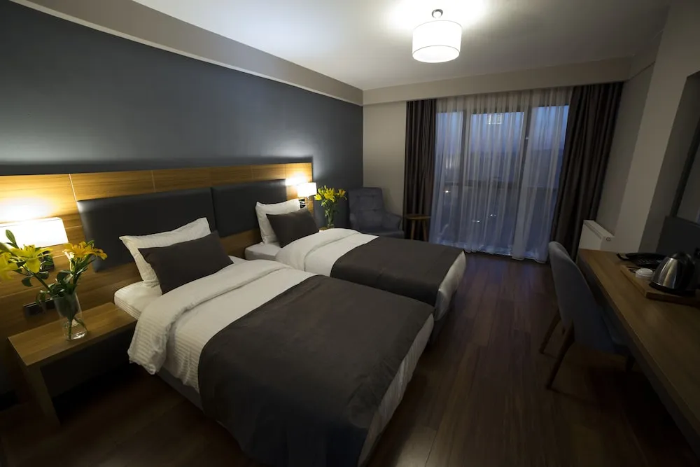 Standard Tek Büyük veya İki Ayrı Yataklı Oda