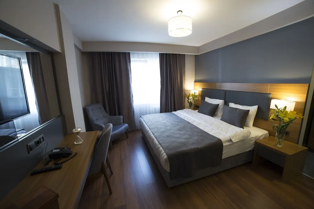 Standard Tek Büyük veya İki Ayrı Yataklı Oda