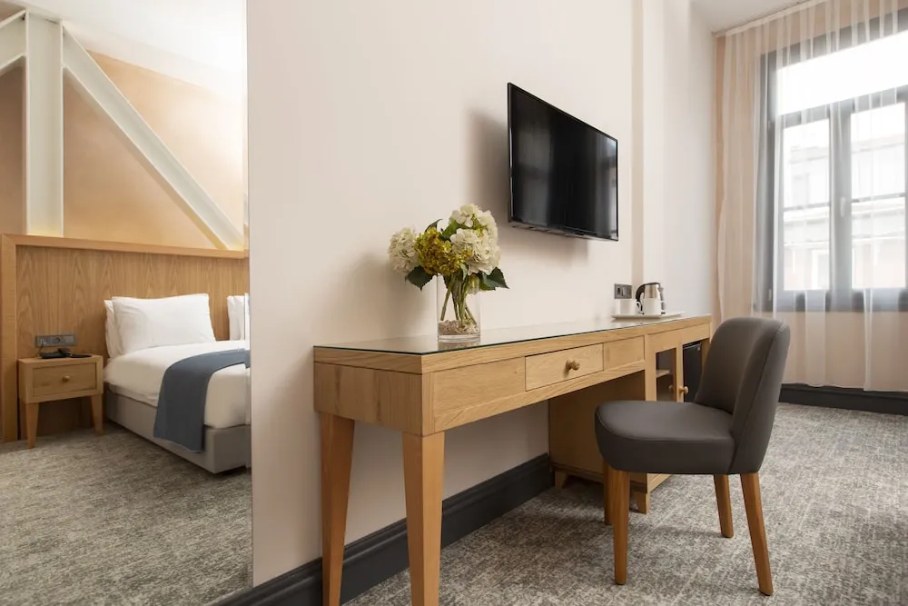 Superior Oda, Balkon