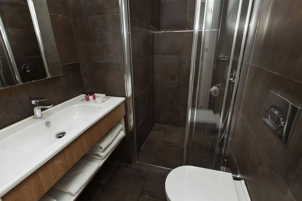 Superior Oda, Balkon