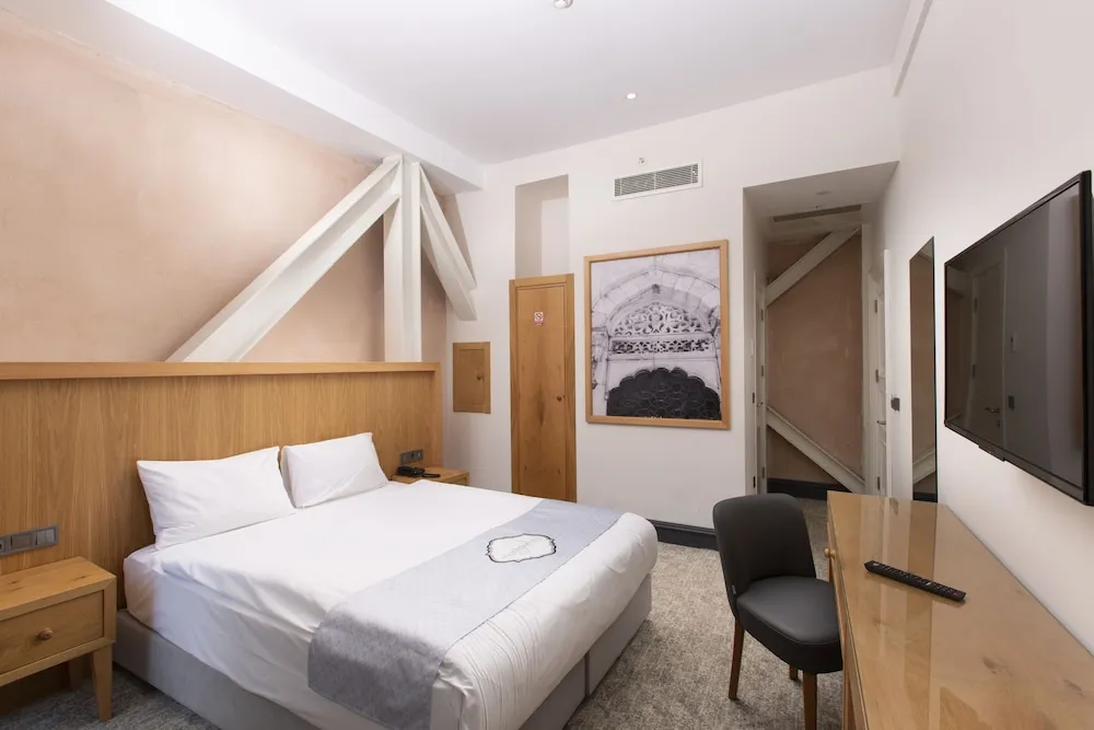 Superior Büyük Yataklı Tek Kişilik Oda