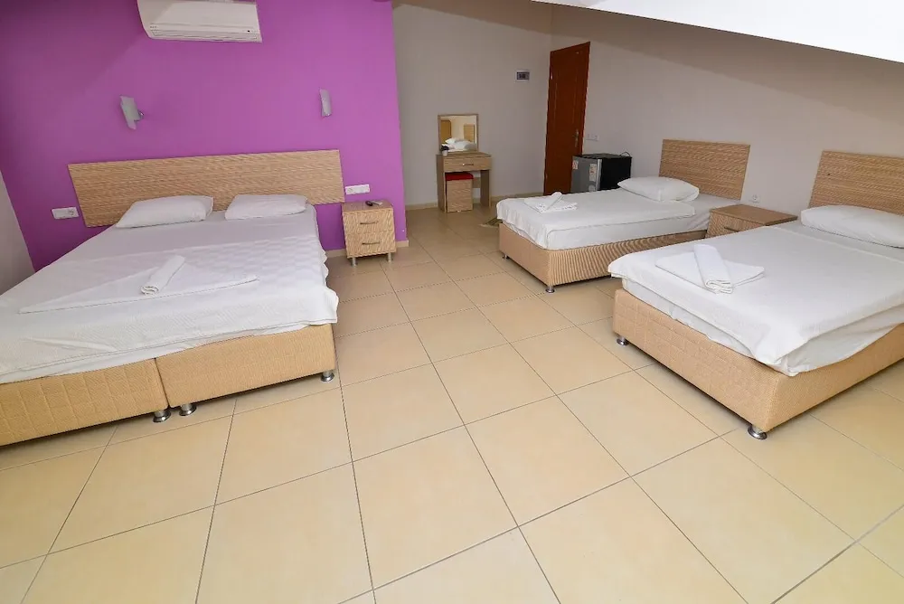 Classic Üç Kişilik Oda