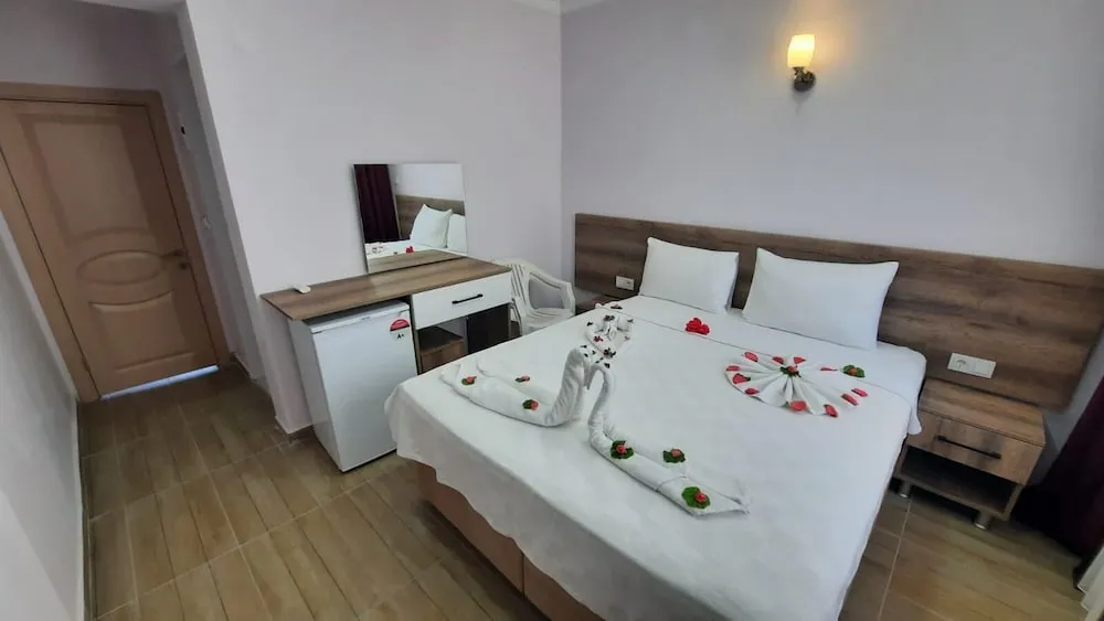 Classic Üç Kişilik Oda