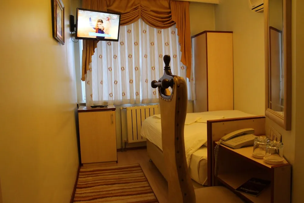 Standard Tek Büyük veya İki Ayrı Yataklı Oda