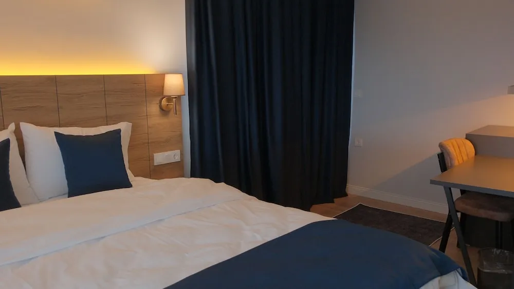 Economy Oda, Şehir Manzaralı